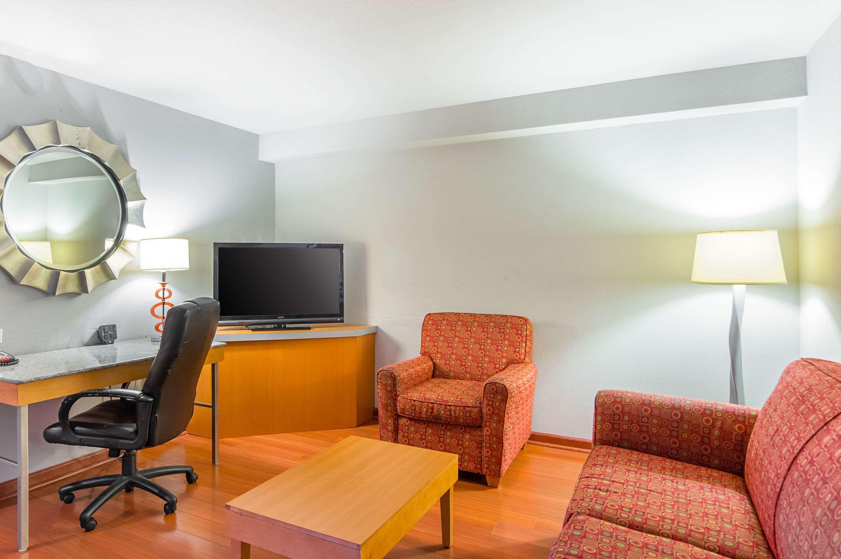 Comfort Suites At Virginia Center Commons Glen Allen Bagian luar foto