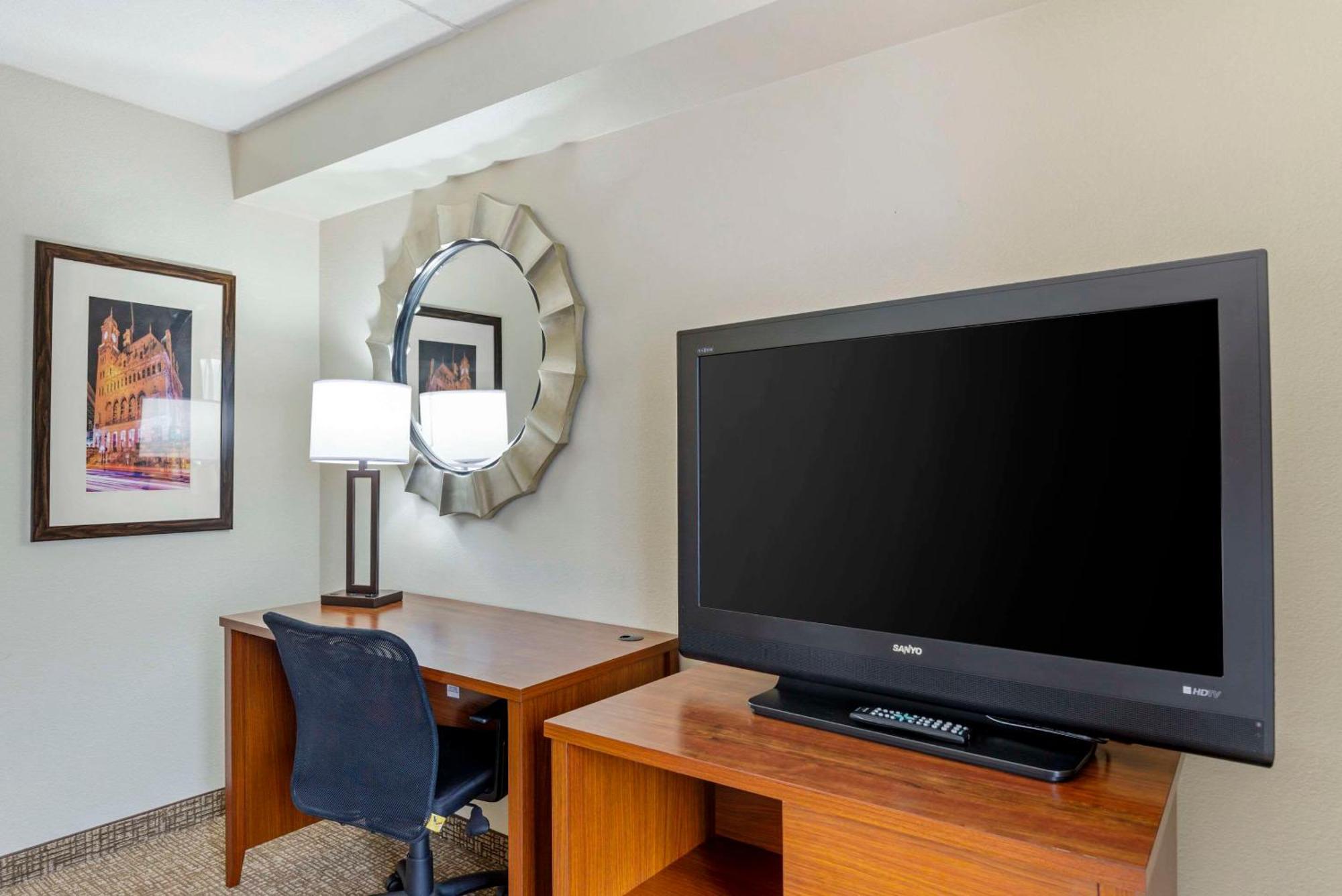 Comfort Suites At Virginia Center Commons Glen Allen Bagian luar foto