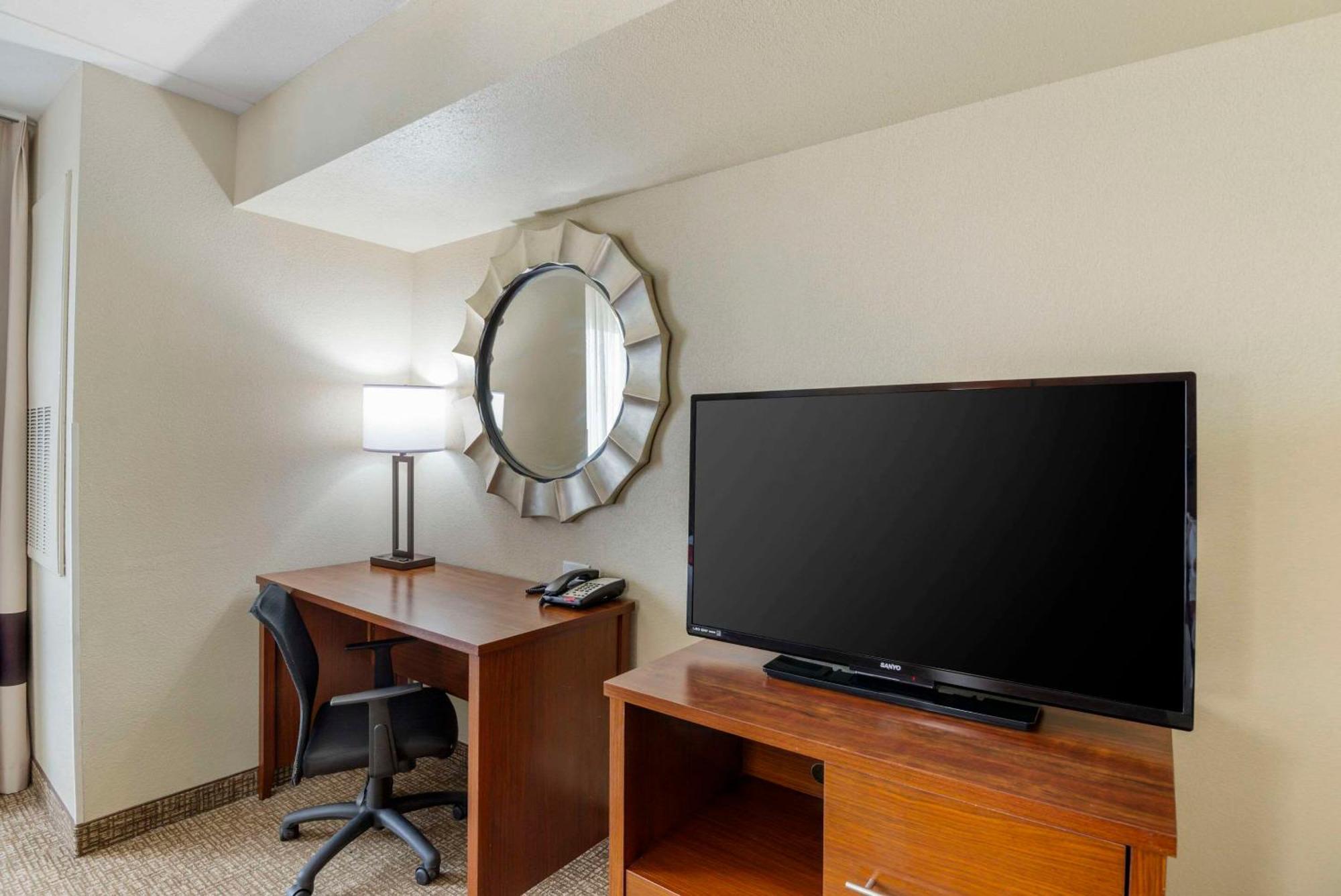 Comfort Suites At Virginia Center Commons Glen Allen Bagian luar foto
