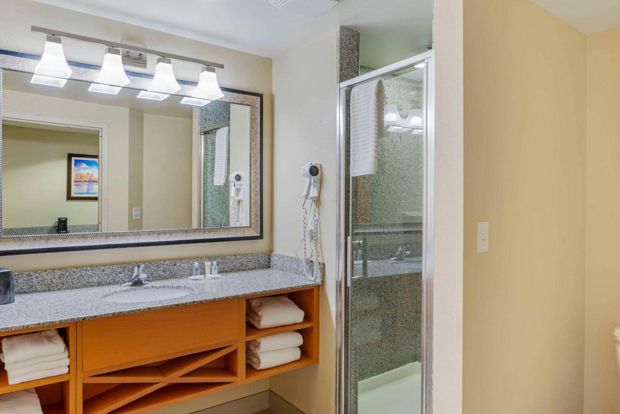 Comfort Suites At Virginia Center Commons Glen Allen Bagian luar foto
